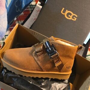 Men's Neumel Quickclick Shearling-Lined Suede Chukka Boots Size 8